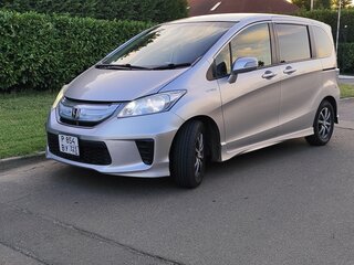 2013 Honda Freed I Рестайлинг, серебристый, 1070000 рублей, вид 3