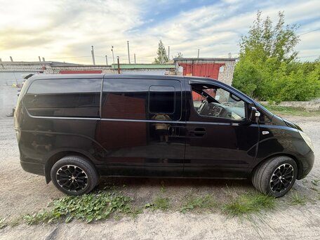 2010 Hyundai Grand Starex I, чёрный, вид 5
