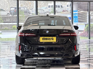 2024 BMW 5 серии 525i VIII (G60/G61/G68), чёрный, 5127123 рублей, вид 5