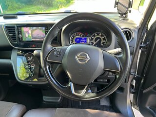 2019 Nissan Dayz Roox I Рестайлинг, серый, 945000 рублей, вид 3