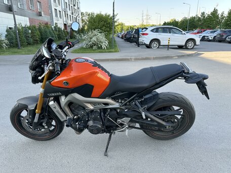 2014 Yamaha MT-09 (FZ-09), оранжевый, 635000 рублей, вид 4