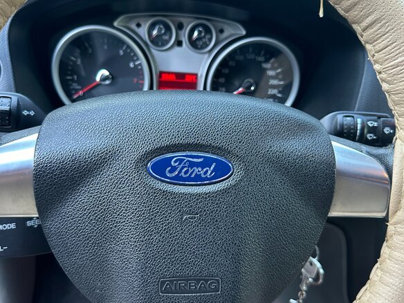 2011 Ford Focus II Рестайлинг, чёрный, 520000 рублей - вид 6