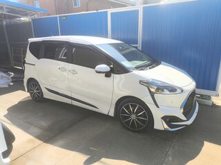 2019 Toyota Sienta II Рестайлинг, белый, 1800000 рублей, вид 4