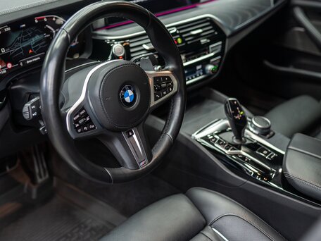 2020 BMW 5 серии 530d xDrive VII (G30/G31/G38) Рестайлинг, чёрный, 5000000 рублей, вид 5