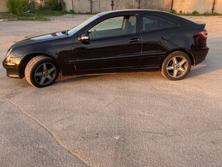 2005 Mercedes-Benz C-Класс 180 II (W203) Рестайлинг, чёрный, 430000 рублей, вид 4