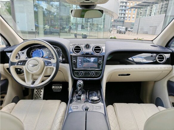 2016 Bentley Bentayga I, синий, 8750000 рублей - вид 19