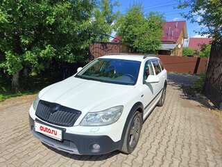 2012 Skoda Octavia Scout II (A5) Рестайлинг, белый, 1450000 рублей, вид 1