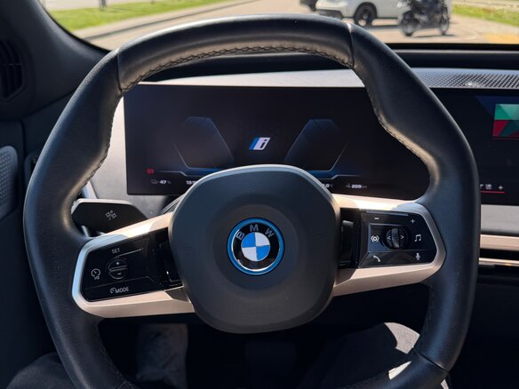 2023 BMW iX M60 I (I20), синий, 7111224 рублей - вид 14
