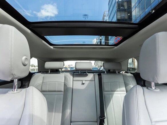 2020 Land Rover Range Rover Evoque II, красный, 4550000 рублей - вид 5
