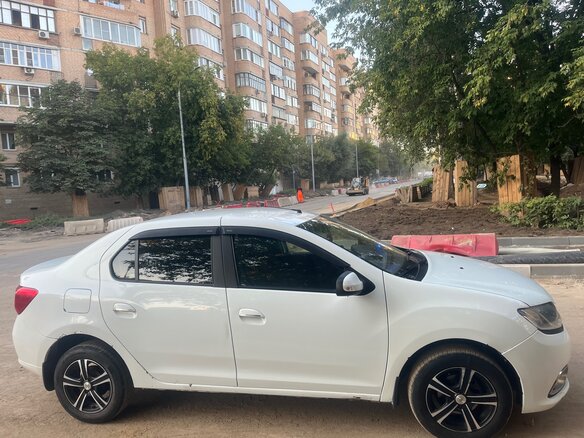 2017 Renault Logan II, белый, 600000 рублей - вид 1