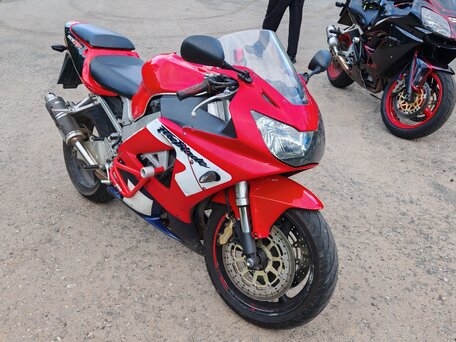 1999 Honda CBR 929RR Fireblade, красный, 380000 рублей, вид 3