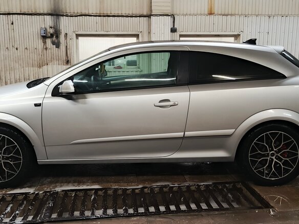 2008 Opel Astra GTC H Рестайлинг, серебристый, 650000 рублей - вид 3