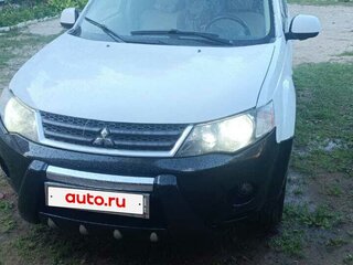 2007 Mitsubishi Outlander II, белый, 1500000 рублей, вид 4