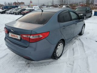 2013 Kia Rio 5-speed III, голубой, 650000 рублей, вид 3