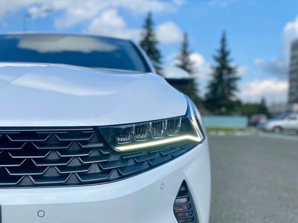 2020 Kia K5 III, белый, 2650000 рублей - вид 14