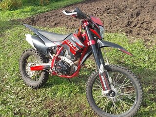 2023 BSE Z10, красный, 175000 рублей, вид 1