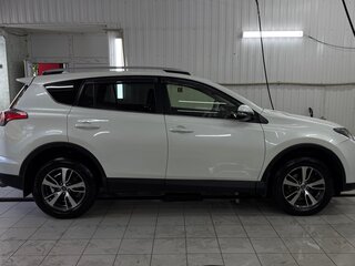 2016 Toyota RAV4 IV (XA40) Рестайлинг, белый, 2380000 рублей, вид 3
