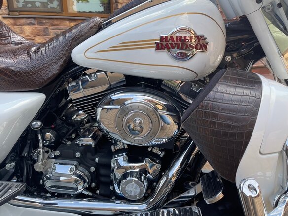 2007 Harley-Davidson Electra Glide, белый, 4500000 рублей - вид 4