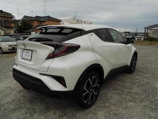 2021 Toyota C-HR I Рестайлинг, белый, 1690000 рублей, вид 4