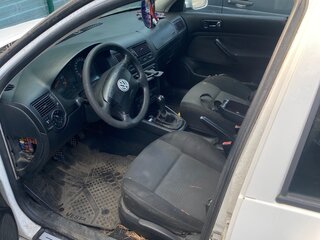 2003 Volkswagen Golf IV, белый, 180000 рублей, вид 2