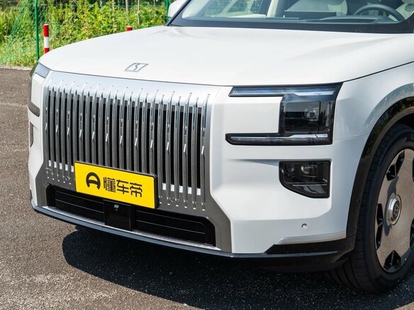 2026 Zeekr 9X 55 kWh (до 3.5 т), белый, 12540000 рублей - вид 1