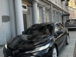 2020 Toyota Camry VIII (XV70), чёрный, 2930000 рублей, вид 2