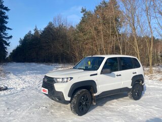2023 Lada (ВАЗ) Niva Travel I, белый, 1280000 рублей, вид 2