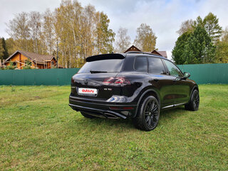 2017 Volkswagen Touareg II Рестайлинг, чёрный, 3900000 рублей, вид 4