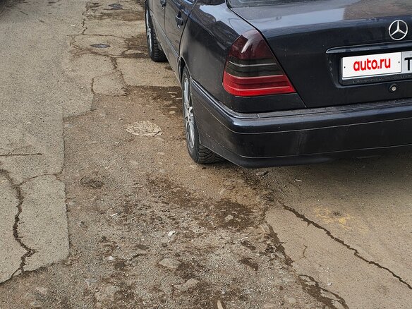1997 Mercedes-Benz C-Класс 200 I (W202) Рестайлинг, синий, 510000 рублей - вид 3