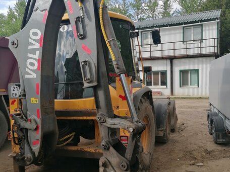 2011 Volvo BL, жёлтый, 5000000 рублей, вид 4