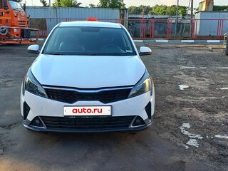 2021 Kia Rio IV Рестайлинг, серебристый, 1250000 рублей, вид 1