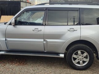 2012 Mitsubishi Pajero IV Рестайлинг 1, серебристый, 1800000 рублей, вид 3