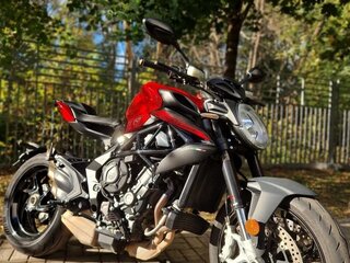 2020 MV Agusta Brutale 800, красный, 1180000 рублей, вид 2