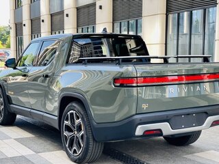 2022 Rivian R1T QM Large, зелёный, 9999999 рублей, вид 4