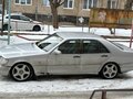 1998 Mercedes-Benz S-Класс 320 III (W140) Рестайлинг, серебристый, 500000 рублей - вид 1