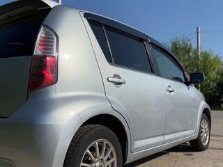 2009 Toyota Passo I (C10), серебристый, 520000 рублей, вид 3