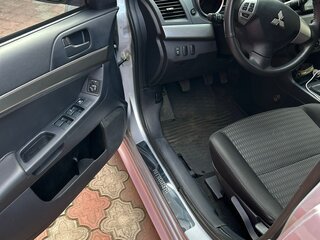 2012 Mitsubishi Lancer X Рестайлинг, серебристый, 1950000 рублей, вид 4