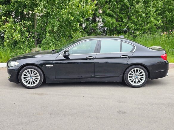 2012 BMW 5 серии 525d xDrive VI (F10/F11/F07), чёрный - вид 1