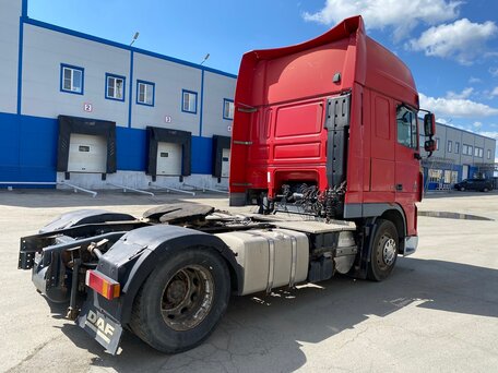 2009 DAF XF 105, пурпурный, 3000000 рублей, вид 5