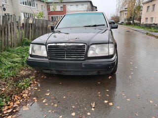 1993 Mercedes-Benz E-Класс 200 I (W124), чёрный, 240000 рублей, вид 4