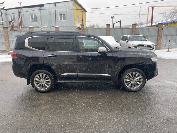 2023 Toyota Land Cruiser 300 Series, чёрный, 14300000 рублей - вид 5
