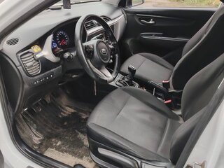 2021 Kia Rio X IV Рестайлинг, белый, 1450000 рублей, вид 5