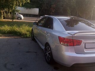 2009 Kia Cerato 4-speed II, серебристый, 800000 рублей, вид 4