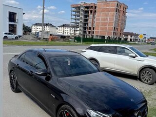 2017 Mercedes-Benz E-Класс 200 V (W213, S213, C238), чёрный, 2950000 рублей, вид 1