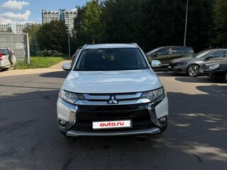2018 Mitsubishi Outlander III Рестайлинг 3, белый, 2300000 рублей, вид 3