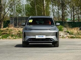 2026 Geely Galaxy M7, серебристый, 3400206 рублей, вид 2
