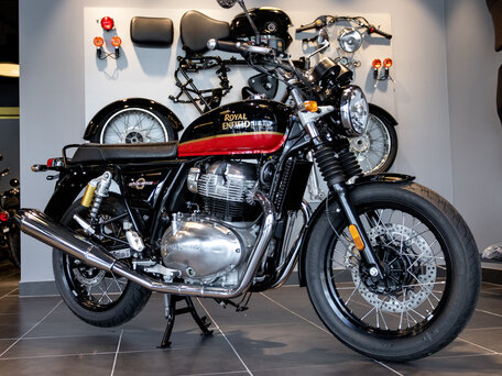 2025 Royal Enfield Interceptor, чёрный, 699000 рублей, вид 2