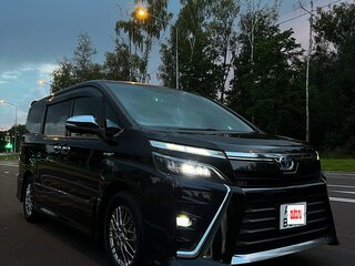 2018 Toyota Voxy III (R80) Рестайлинг, чёрный, 2080000 рублей, вид 5