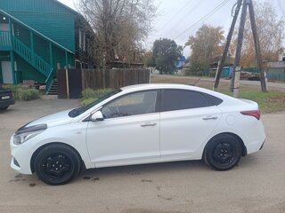 2019 Hyundai Solaris II, белый, 1050000 рублей, вид 4