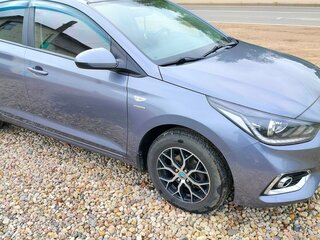 2019 Hyundai Solaris II, серебристый, 1460000 рублей, вид 2